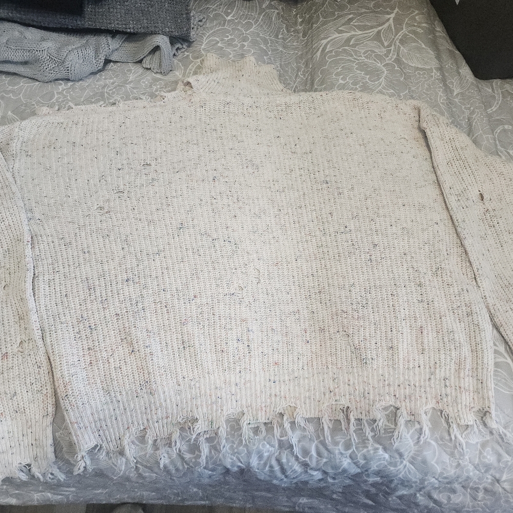 Cozy Coeur De Vague Cream Distressed Sweater